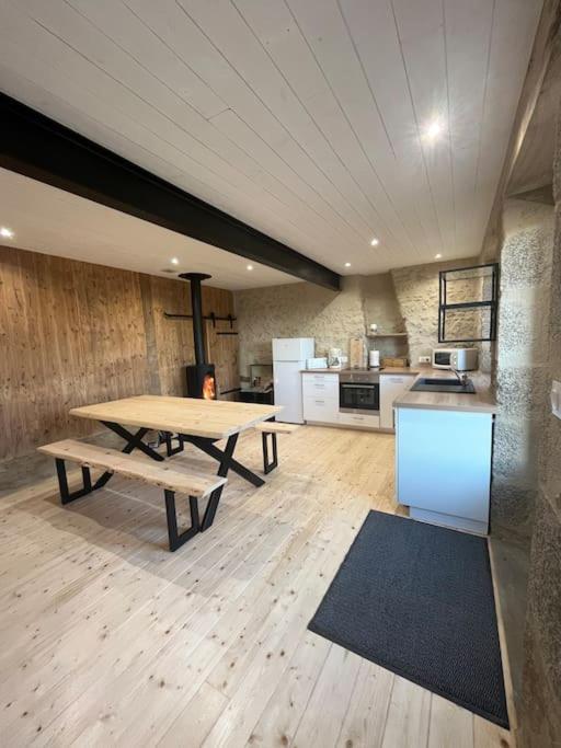 Villa Loue Ancien Moulin A Vent Avec Piscine Et Jacuzzi Neuvy-Bouin Esterno foto
