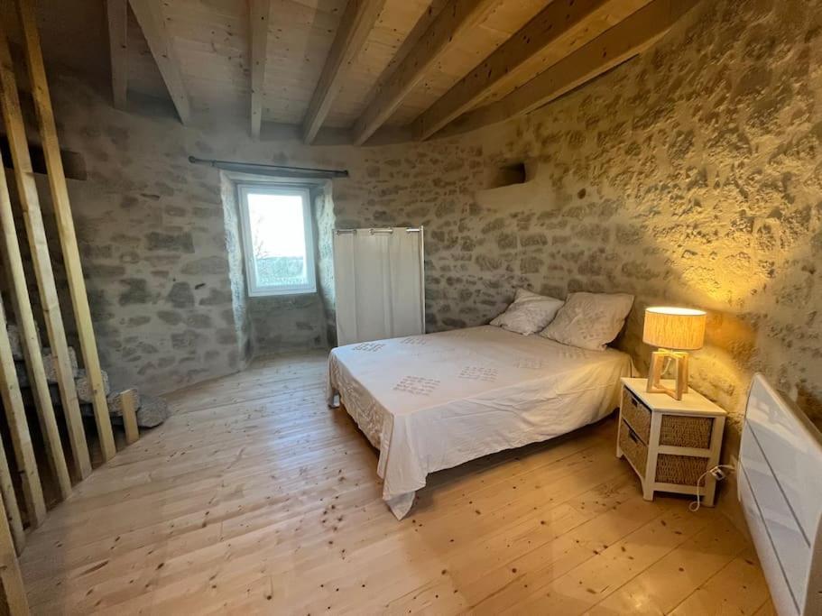 Villa Loue Ancien Moulin A Vent Avec Piscine Et Jacuzzi Neuvy-Bouin Esterno foto